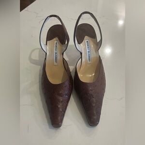 Manolo Blahnik wine Ostrich Leather Slingbacks sz 6 - 6.5. EU 36.5